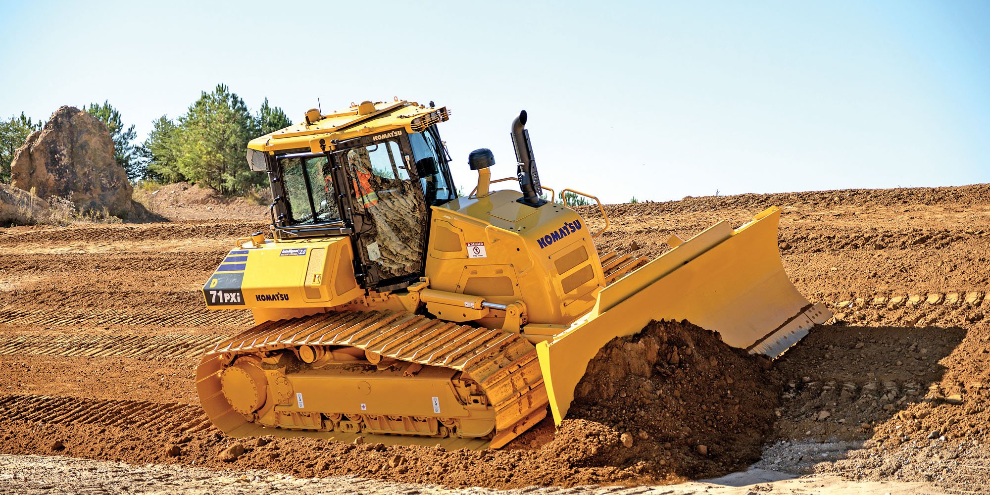 Want a Single Mid-sized Dozer that Saves You Time, Lowers Your Costs and Makes Your New Operators More Effective?